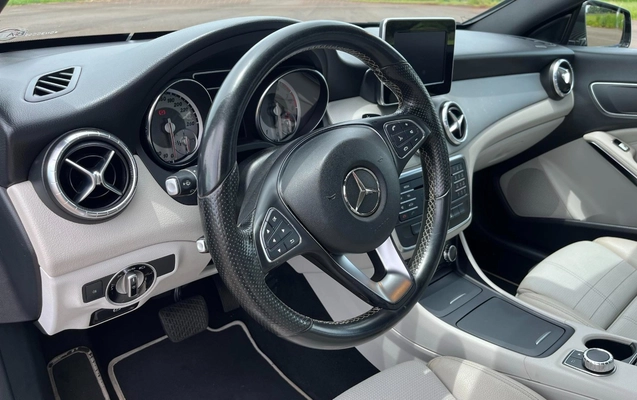 imagem-https://www.socarrao.com.br/sc-vehicle-images-prod/3306024/1787082557407-ZGZjMjMwODctY2JjMi00MjkxLThmOWItOWYzYzJlMWRhOTk2LmpwZw.jpg