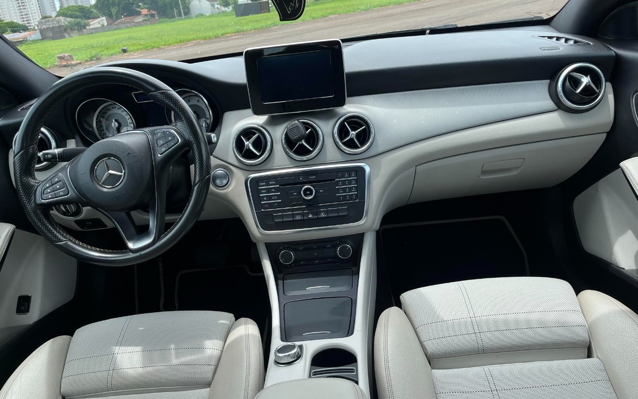 imagem-https://www.socarrao.com.br/sc-vehicle-images-prod/3306024/1787082557931-ZDdmZTcxNTktZTg5Mi00NWIyLWE3MDYtNmE3YzQzZTgyOTczLmpwZw.jpg