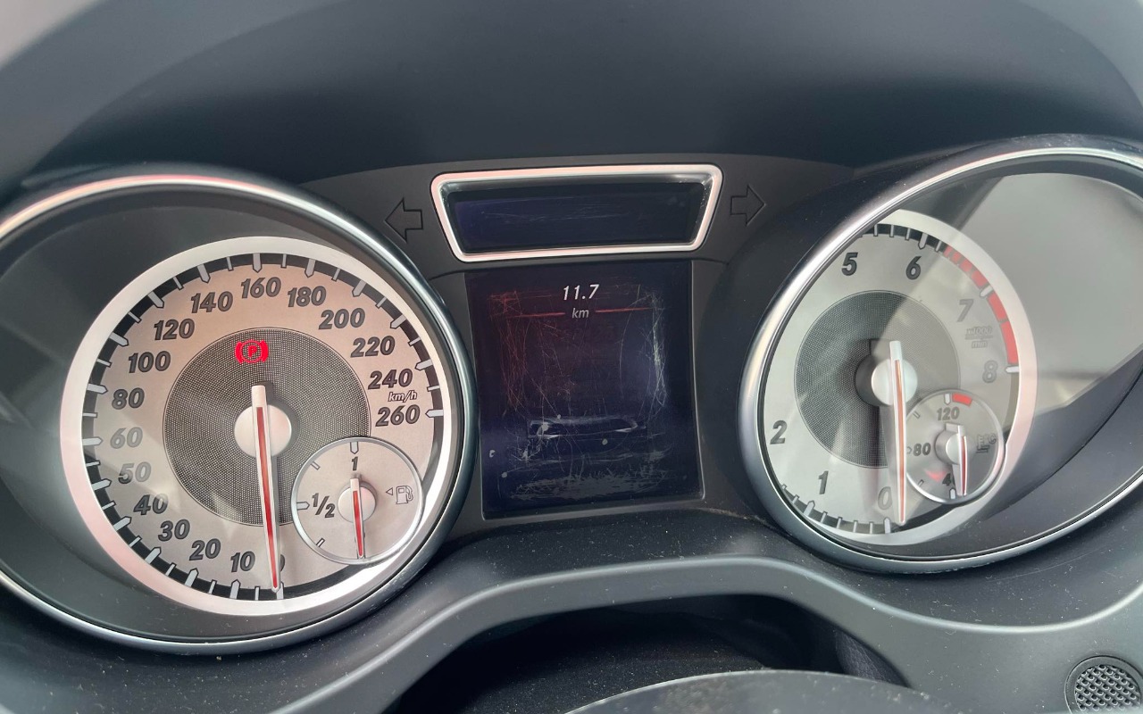 imagem-https://www.socarrao.com.br/sc-vehicle-images-prod/3306024/1787082558386-OTgwMTdiZDctN2I0YS00OTgwLWFkYmEtNzA2ZWFjNTBhODI2LmpwZw.jpg