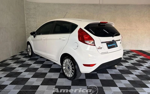 imagem-https://www.socarrao.com.br/sc-vehicle-images-prod/3306055/1789135750036-8391759_13_B_1c2c040fe9.jpeg