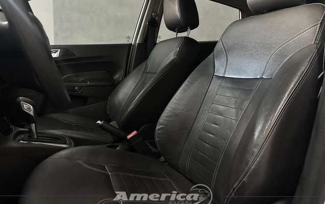 imagem-https://www.socarrao.com.br/sc-vehicle-images-prod/3306055/1789135750052-8391759_6_B_7a46ed08f7.jpeg