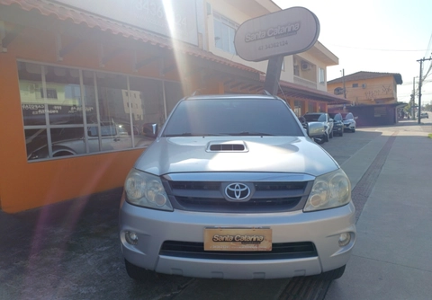 Toyota Hilux SW4 2007 Prata — foto 1 de 3