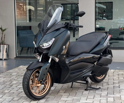 YAMAHA XMAX 250 ABS 2023 Verde — foto 1 de 3
