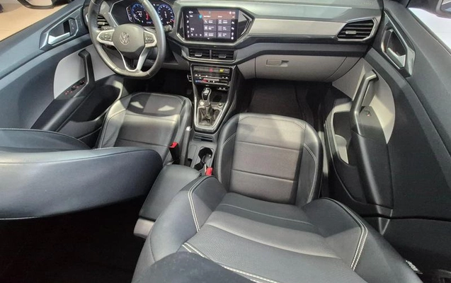 imagem-https://www.socarrao.com.br/sc-vehicle-images-prod/3306795/1787859285974-8280153_9_B_597b015df9.jpeg