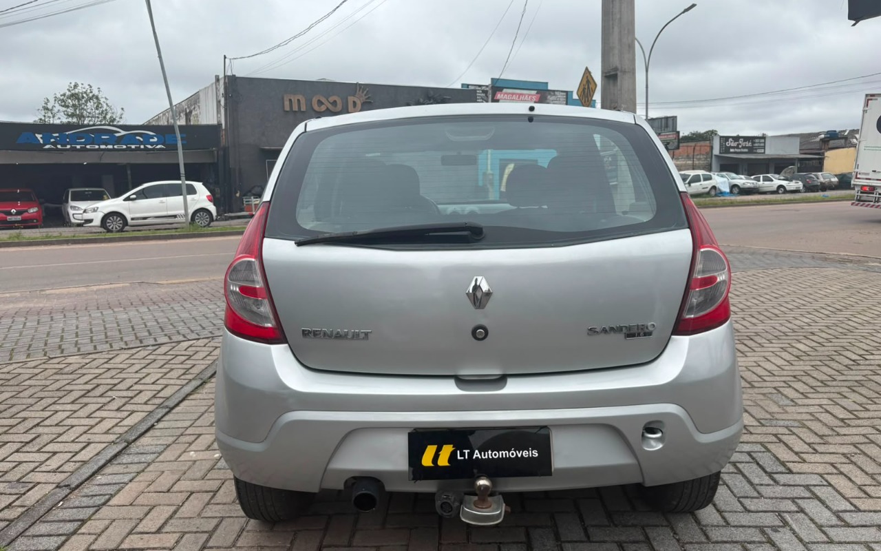 imagem-https://www.socarrao.com.br/sc-vehicle-images-prod/3306880/1787085141739-V2hhdHNBcHAgSW1hZ2UgMjAyNi0wOC0xNyBhdCAxMi4yNC4zOSAoMikuanBlZw.jpeg