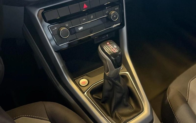 imagem-https://www.socarrao.com.br/sc-vehicle-images-prod/3307021/1787593994082-8300465_0_B_f8aa8b9545.jpeg