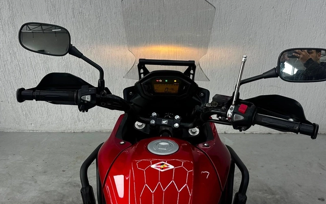 imagem-https://www.socarrao.com.br/sc-vehicle-images-prod/3307239/1787086674434-ebd8972b8e2842669ddb2fec9663f439_1787086149776.jpg