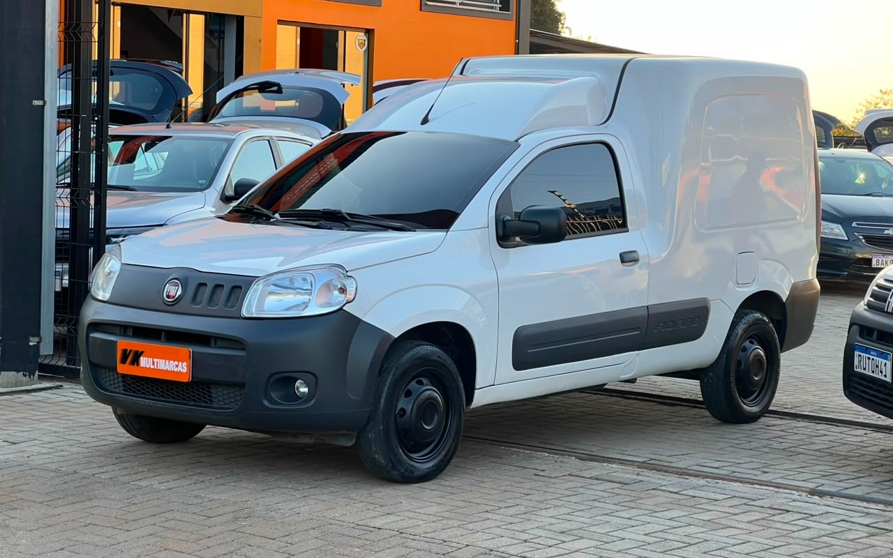 imagem-https://www.socarrao.com.br/sc-vehicle-images-prod/3307312/1787086494207-V2hhdHNBcHAgSW1hZ2UgMjAyNi0wOC0xOCBhdCAxNy4zOC40MCAoMSkuanBlZw.jpeg