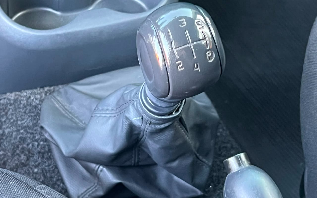 imagem-https://www.socarrao.com.br/sc-vehicle-images-prod/3307312/1787086495005-V2hhdHNBcHAgSW1hZ2UgMjAyNi0wOC0xOCBhdCAxNy4zOC40MiAoMSkuanBlZw.jpeg