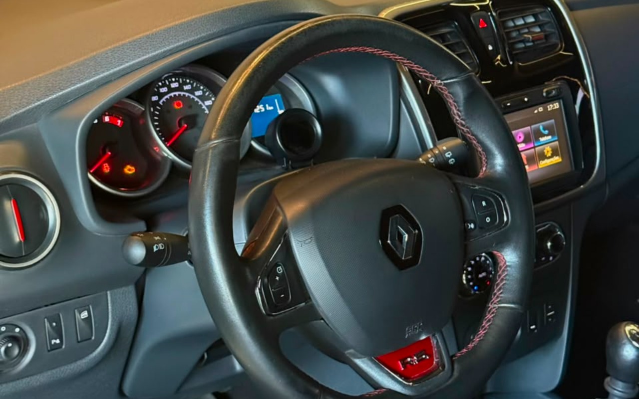 imagem-https://www.socarrao.com.br/sc-vehicle-images-prod/3307380/1787086665180-V2hhdHNBcHAgSW1hZ2UgMjAyNi0wOC0xOCBhdCAwOS40NC4xNyAoMSkuanBlZw.jpeg