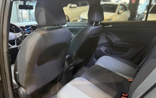 imagem-https://www.socarrao.com.br/sc-vehicle-images-prod/3307549/1787087102633-8393436_8_B_7b24d3acc6.jpeg