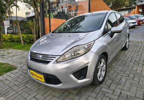 Ford Fiesta 2011 Prata — foto 1 de 3
