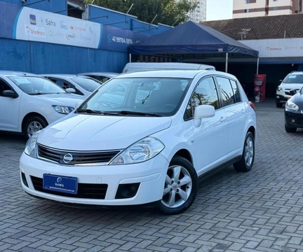 Nissan TIIDA 2012 Branco — foto 1 de 3