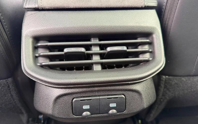 imagem-https://www.socarrao.com.br/sc-vehicle-images-prod/3309011/1789067267904-8392452_1_B_f4eca12a37.jpeg