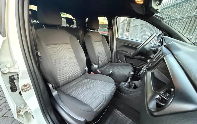 imagem-https://www.socarrao.com.br/sc-vehicle-images-prod/3309179/1789157100081-8358418_9_B_4442a428d8.jpeg