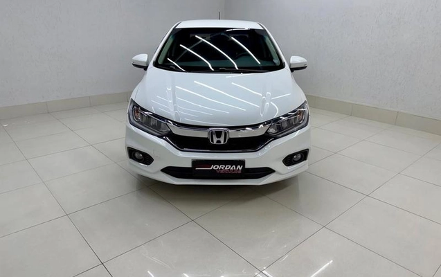 imagem-https://www.socarrao.com.br/sc-vehicle-images-prod/3309211/1789053070811-8393715_3_B_ba26321090.jpeg