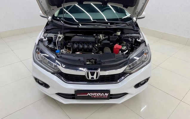imagem-https://www.socarrao.com.br/sc-vehicle-images-prod/3309211/1789053070821-8393715_6_B_0fce572332.jpeg