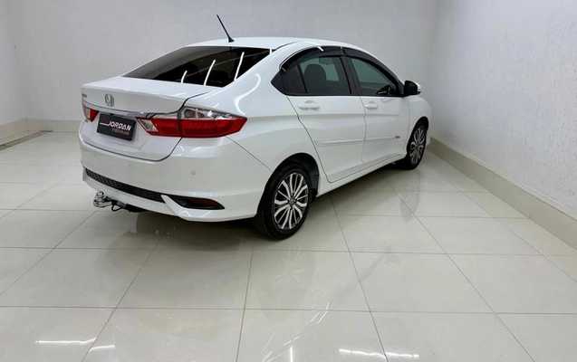 imagem-https://www.socarrao.com.br/sc-vehicle-images-prod/3309211/1789053070829-8393715_9_B_5294244a28.jpeg