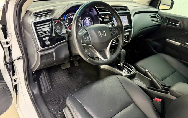 imagem-https://www.socarrao.com.br/sc-vehicle-images-prod/3309211/1789053070847-8393715_16_B_2f9de24614.jpeg