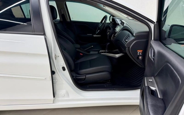imagem-https://www.socarrao.com.br/sc-vehicle-images-prod/3309211/1789053070851-8393715_18_B_fd7cafa415.jpeg