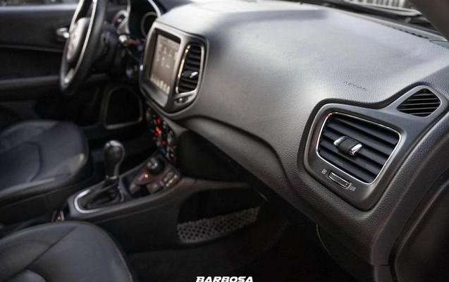imagem-https://www.socarrao.com.br/sc-vehicle-images-prod/3310189/1787093963731-8353801_1_B_41fb33b181.jpeg