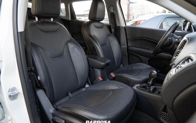 imagem-https://www.socarrao.com.br/sc-vehicle-images-prod/3310189/1787093963732-8353801_18_B_0350971735.jpeg