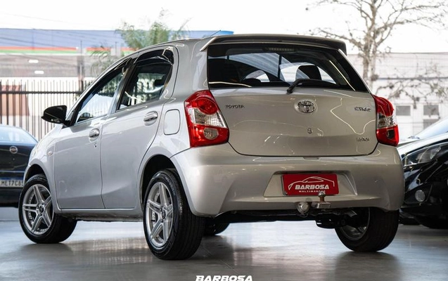 imagem-https://www.socarrao.com.br/sc-vehicle-images-prod/3310279/1787094332871-8381421_10_B_49e8fddfc1.jpeg