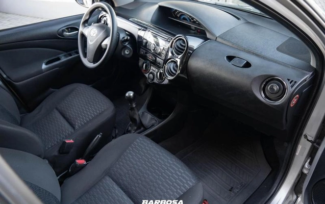 imagem-https://www.socarrao.com.br/sc-vehicle-images-prod/3310279/1787094332883-8381421_12_B_f7cc79b79e.jpeg