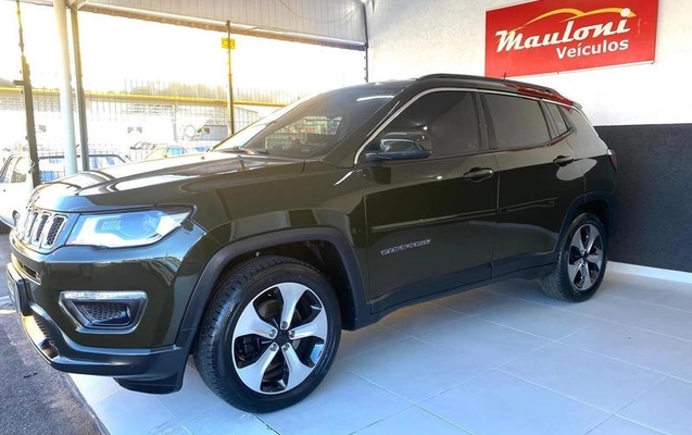 imagem-https://www.socarrao.com.br/sc-vehicle-images-prod/33104/1790790674818-7624643_23_B_a6c136ea00.jpeg
