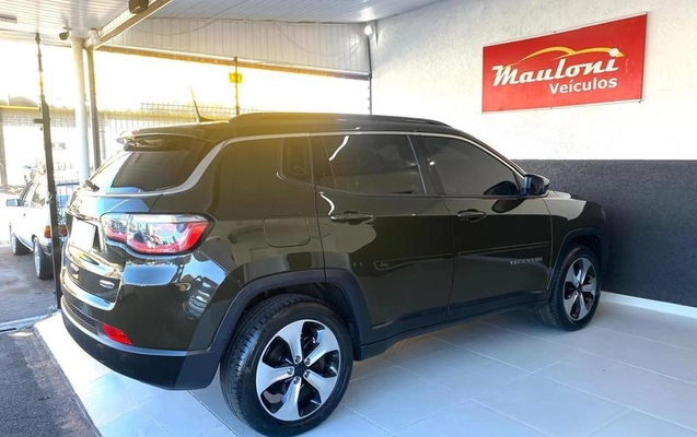 imagem-https://www.socarrao.com.br/sc-vehicle-images-prod/33104/1790790674820-7624643_28_B_ee7cda44ab.jpeg