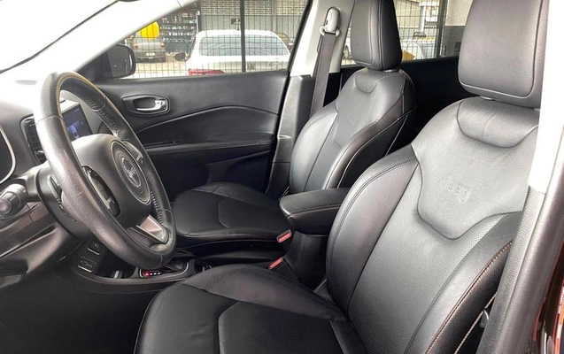 imagem-https://www.socarrao.com.br/sc-vehicle-images-prod/33104/1790790674840-7624643_17_B_22d2bd0454.jpeg