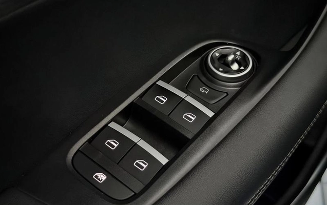 imagem-https://www.socarrao.com.br/sc-vehicle-images-prod/3310615/1789490873834-8393759_7_B_fef02540fb.jpeg