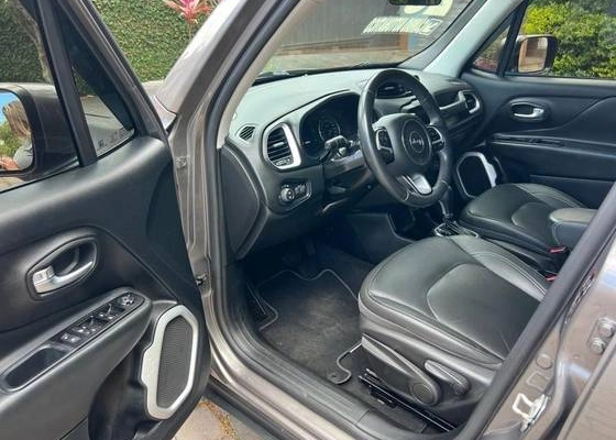 imagem-https://www.socarrao.com.br/sc-vehicle-images-prod/3322758/1787138181099-jeep-renegade-1.8-16v-flex-longitude-4p-automatico-wmimagem1040596007.jpg