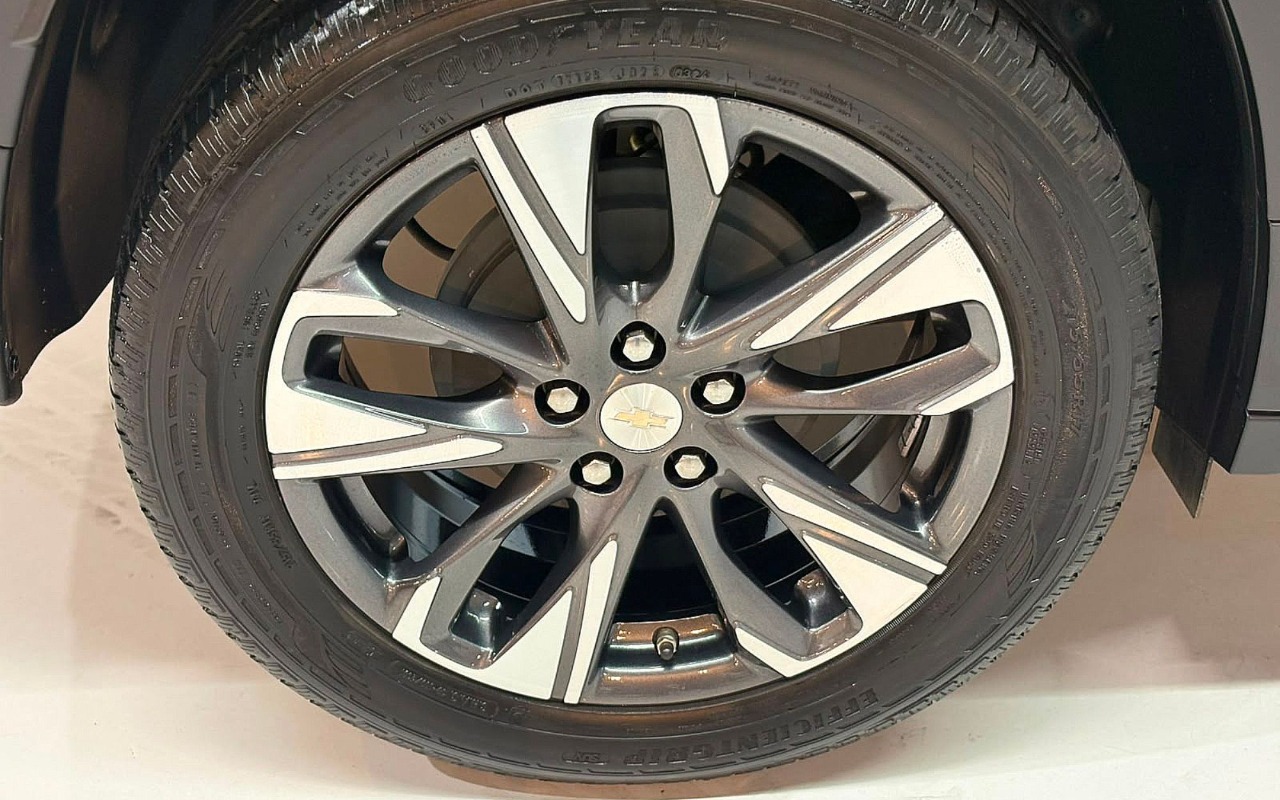 imagem-https://www.socarrao.com.br/sc-vehicle-images-prod/3322776/1787139479087-Q0hFVlJPTEVUIFRSQUNLRVIgUFJFTUlFUiBUQiAtIDIwMjQgLSBWRVJERSAtIFNGSThKNDYgKDEzKS5qcGc.jpg