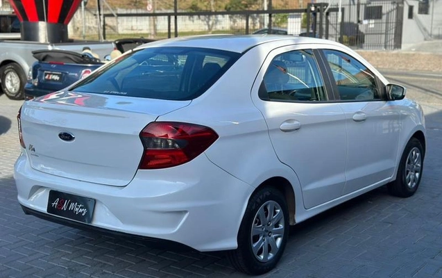 imagem-https://www.socarrao.com.br/sc-vehicle-images-prod/3322786/1787140294304-7892008_6_B_a6eb59c01a.jpeg