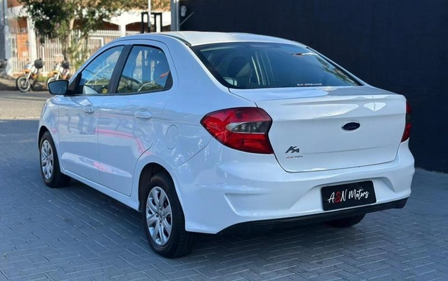 imagem-https://www.socarrao.com.br/sc-vehicle-images-prod/3322786/1787140294307-7892008_8_B_65a72010a7.jpeg