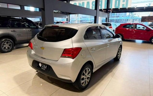 imagem-https://www.socarrao.com.br/sc-vehicle-images-prod/3322808/1788432902099-8389483_0_B_c1fcbe2075.jpeg