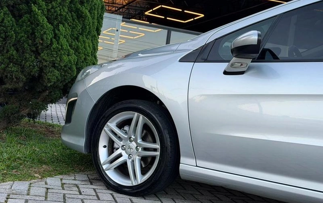 imagem-https://www.socarrao.com.br/sc-vehicle-images-prod/3322856/1787140948330-8350857_12_B_e4b576f7a9.jpeg