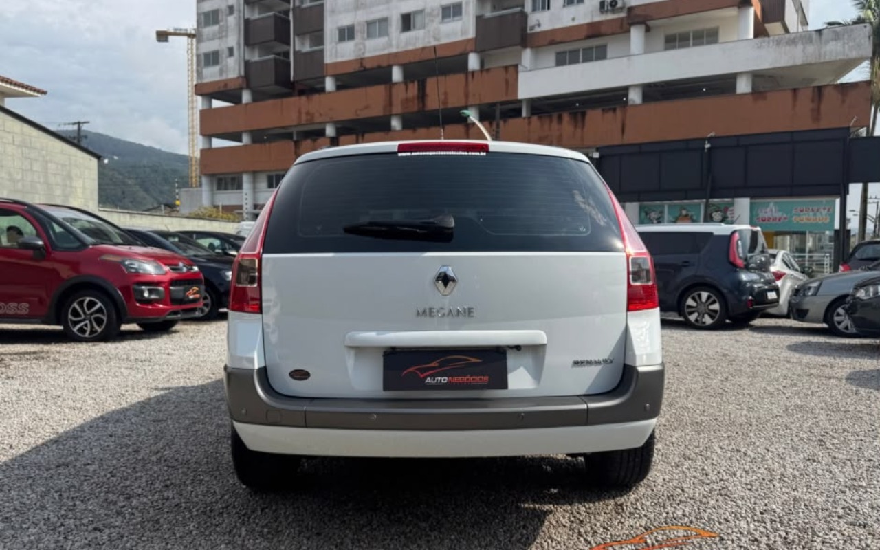 imagem-https://www.socarrao.com.br/sc-vehicle-images-prod/3322894/1787141718336-NS5qcGVn.jpeg