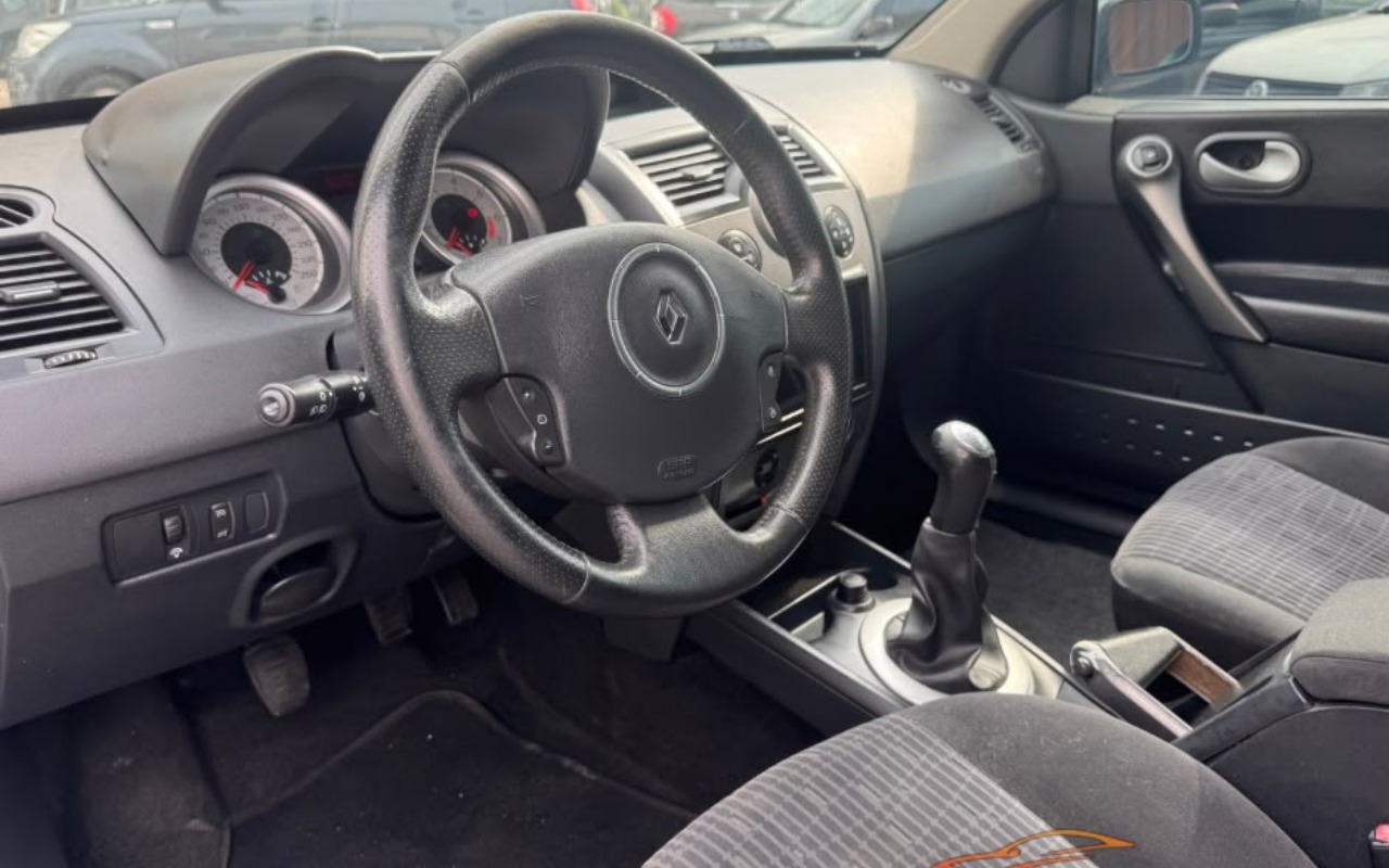 imagem-https://www.socarrao.com.br/sc-vehicle-images-prod/3322894/1787141718712-OS5qcGVn.jpeg