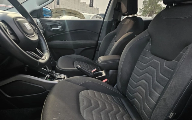 imagem-https://www.socarrao.com.br/sc-vehicle-images-prod/3322934/1787141856444-gwAsY47c83WGJJjGfLv55gtqHyXNi9Oi.jpg