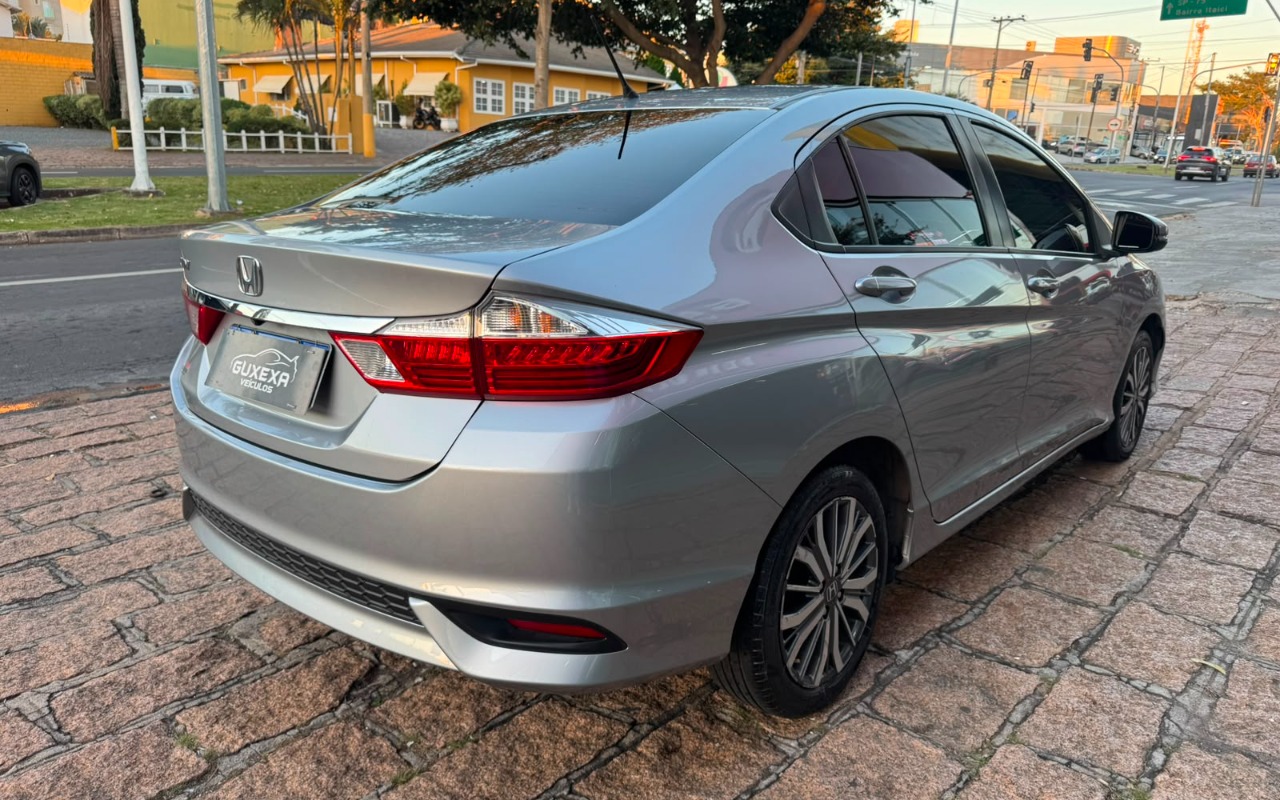 imagem-https://www.socarrao.com.br/sc-vehicle-images-prod/3323260/1787143002867-V2hhdHNBcHAgSW1hZ2UgMjAyNi0wOC0xOSBhdCAwOS4yNy40NCAoMSkuanBlZw.jpeg
