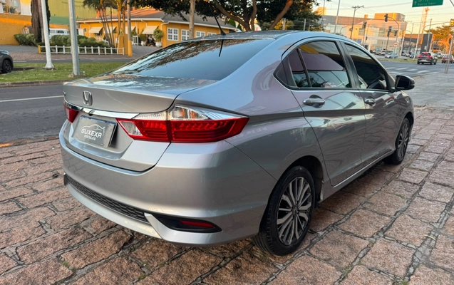 imagem-https://www.socarrao.com.br/sc-vehicle-images-prod/3323260/1787143002867-V2hhdHNBcHAgSW1hZ2UgMjAyNi0wOC0xOSBhdCAwOS4yNy40NCAoMSkuanBlZw.jpeg
