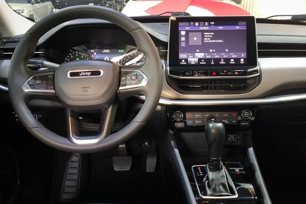 imagem-https://www.socarrao.com.br/sc-vehicle-images-prod/3323282/1787575219314-8392255_6_B_ba9055d318.jpeg