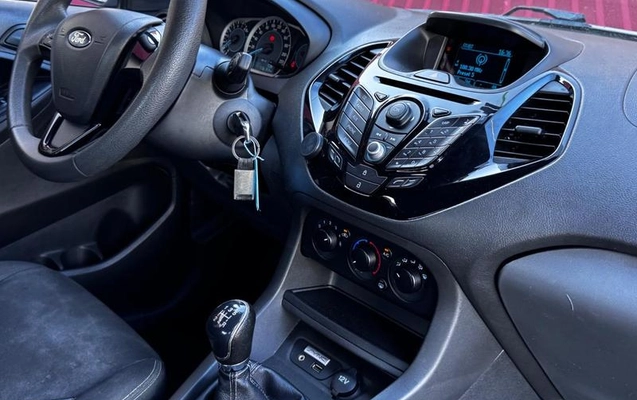 imagem-https://www.socarrao.com.br/sc-vehicle-images-prod/3323294/1789673984396-8387752_6_B_b0ec5a80a3.jpeg