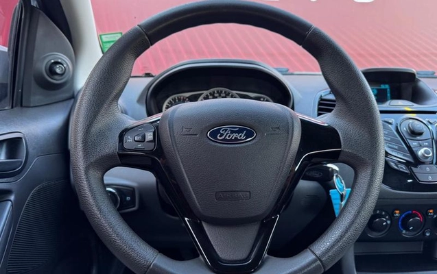 imagem-https://www.socarrao.com.br/sc-vehicle-images-prod/3323294/1789673984397-8387752_7_B_6b96ce3e13.jpeg