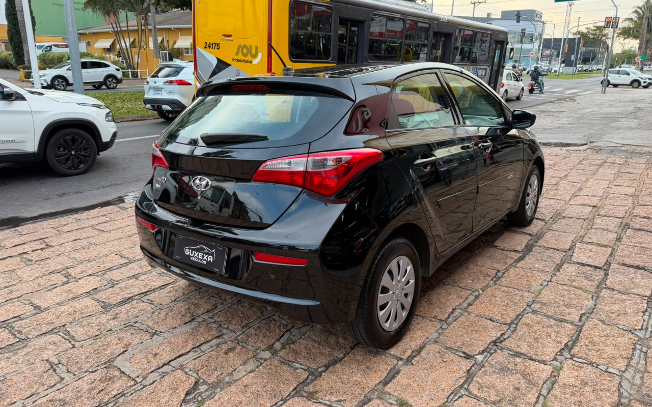 imagem-https://www.socarrao.com.br/sc-vehicle-images-prod/3323335/1787144114192-V2hhdHNBcHAgSW1hZ2UgMjAyNi0wOC0xOSBhdCAwOS40Mi4zNSAoNCkuanBlZw.jpeg