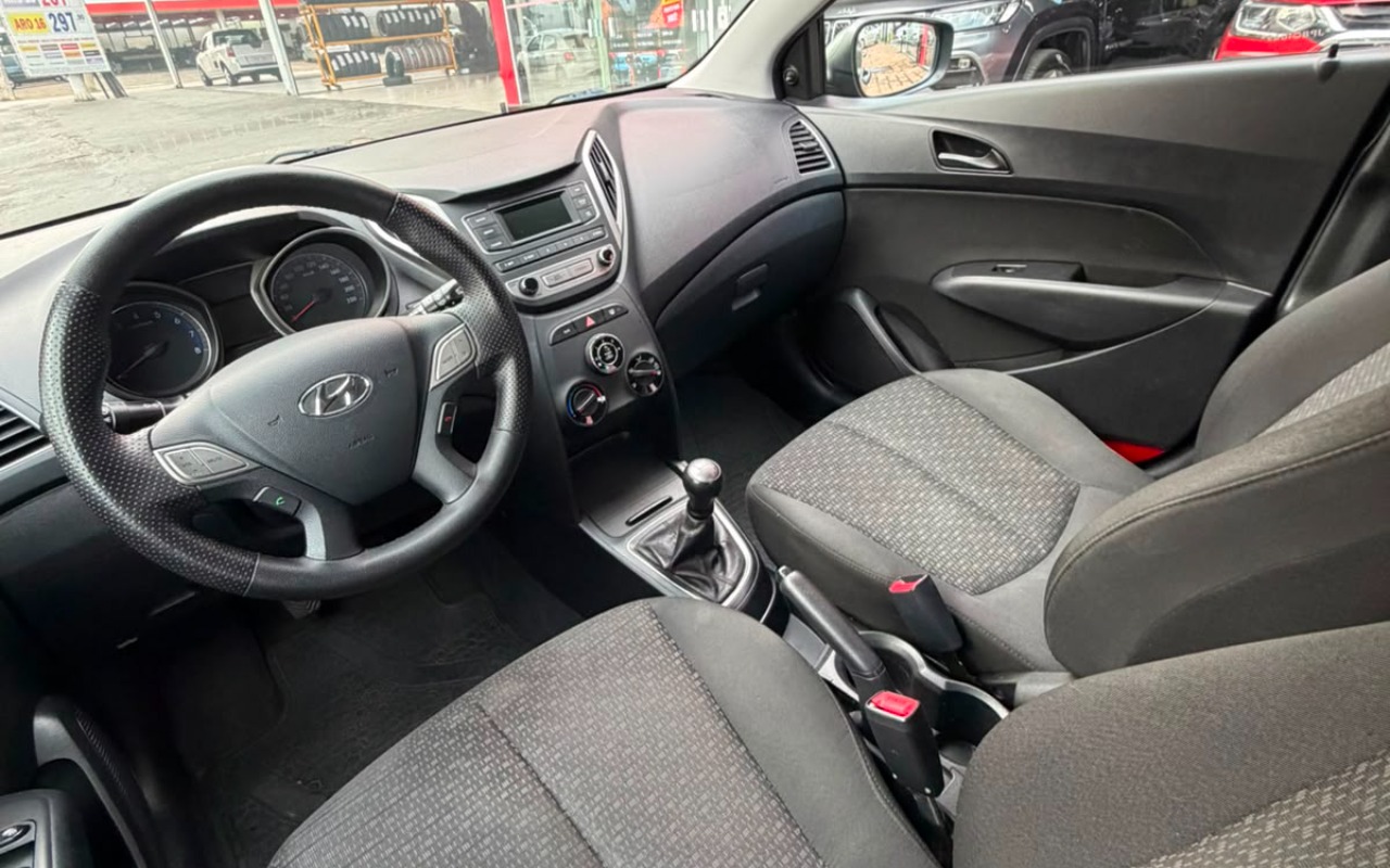 imagem-https://www.socarrao.com.br/sc-vehicle-images-prod/3323335/1787144114609-V2hhdHNBcHAgSW1hZ2UgMjAyNi0wOC0xOSBhdCAwOS40Mi4zNiAoMykuanBlZw.jpeg