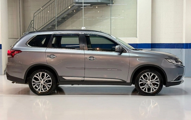 imagem-https://www.socarrao.com.br/sc-vehicle-images-prod/3323347/1787144526865-TUlUU1VCSVNIIE9VVExBTkRFUiAyLjIgLSAyMDE2IC0gQ0lOWkEgLSBQV1I1STMzICg3KS5qcGc.jpg