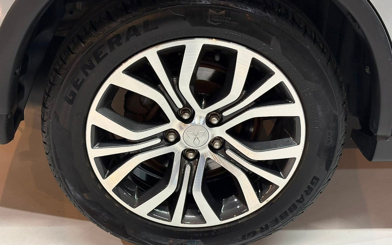 imagem-https://www.socarrao.com.br/sc-vehicle-images-prod/3323347/1787144527412-TUlUU1VCSVNIIE9VVExBTkRFUiAyLjIgLSAyMDE2IC0gQ0lOWkEgLSBQV1I1STMzICgxMykuanBn.jpg